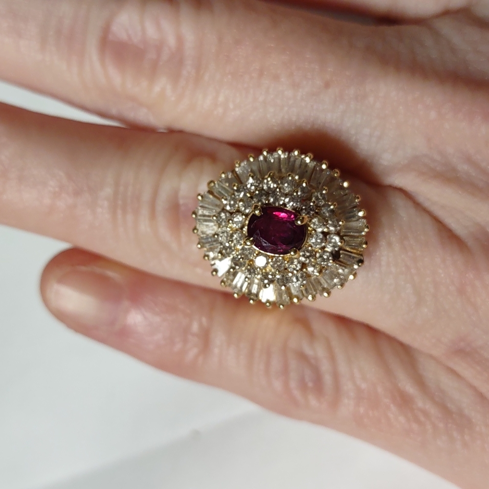Ruby and diamond ring 14k yellow gold, ballerina from the 1990s